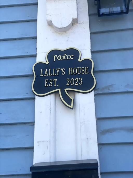 It'S Showtime-Book Lally'S House! Steps To Common! Salem Exterior foto